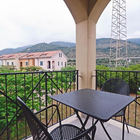 Castellaro Golf Resort מראה חיצוני תמונה