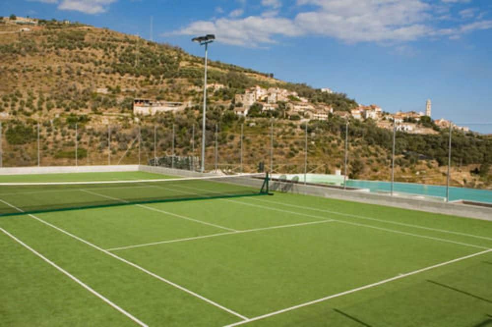 Castellaro Golf Resort מראה חיצוני תמונה