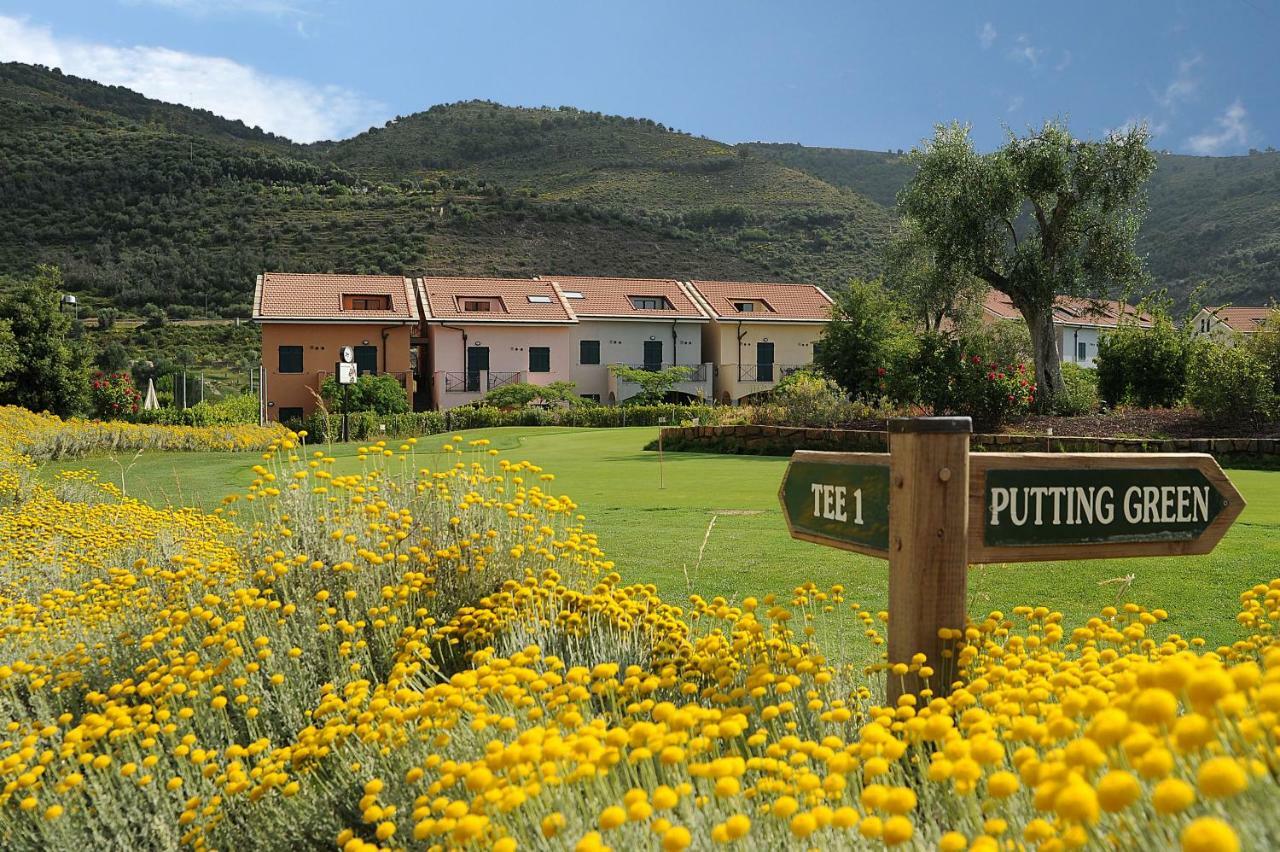 Castellaro Golf Resort מראה חיצוני תמונה